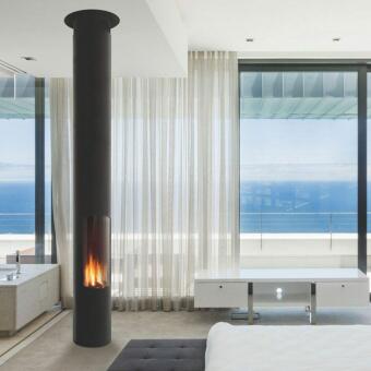 Дровяной камин Slimfocus с основанием, со сбалансированной тягой дымохода в Казани