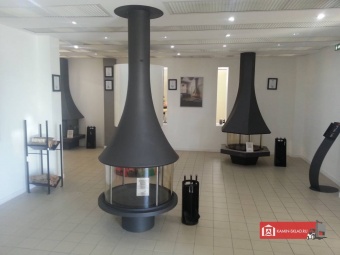 Дровяной камин MARINA 993 центральный со стеклом в Казани